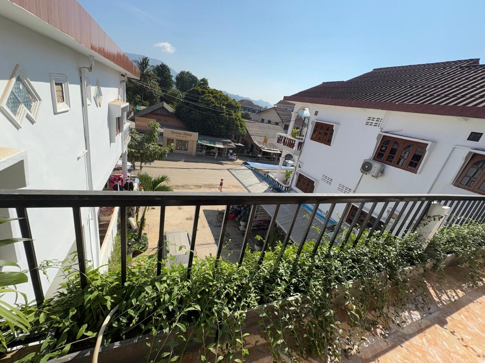 Vang Vieng Green Hotel Bagian luar foto